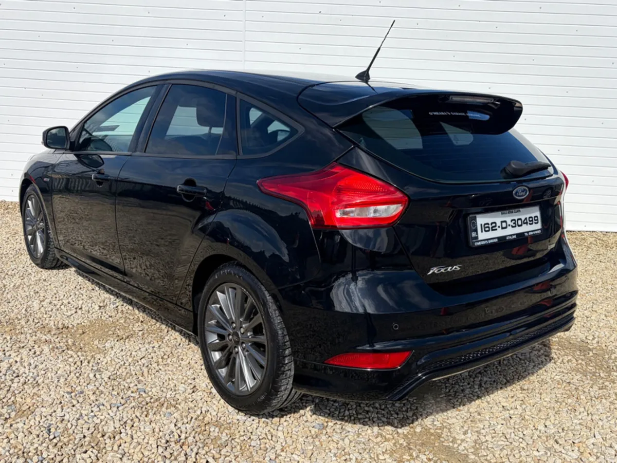 Ford Focus 1.0 ST-LINE ECOBOOST 125 125PS 5DR AUTO - Image 2