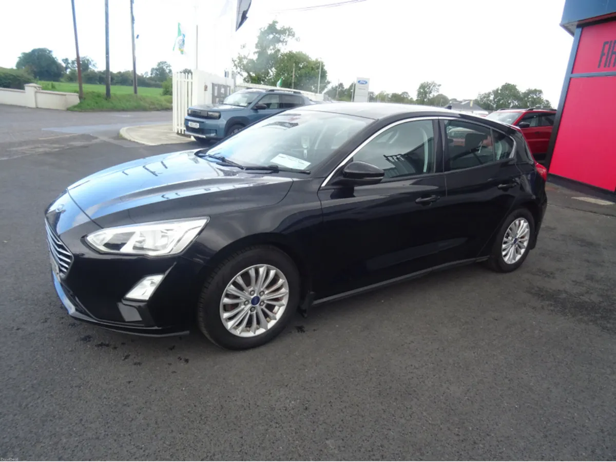 Ford Focus TITANIUM 1.5 TDCI 125PS 6 5DR 6SPEED - Image 5