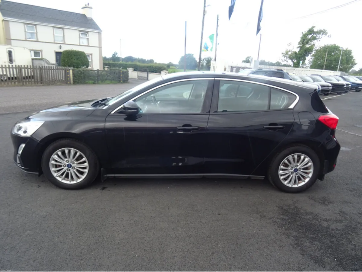 Ford Focus TITANIUM 1.5 TDCI 125PS 6 5DR 6SPEED - Image 3