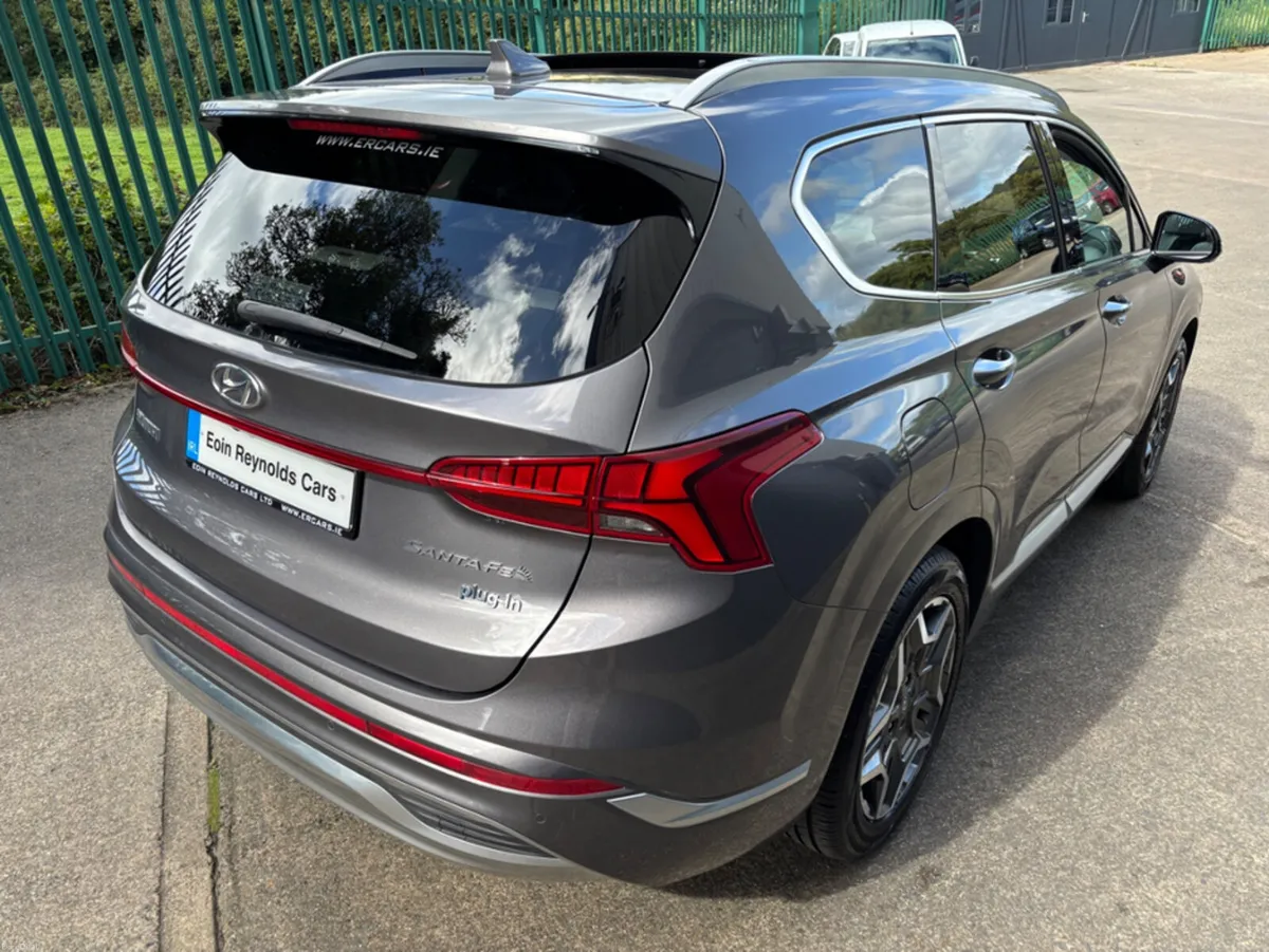 Hyundai Santa Fe 232 PREMIUM 7 SEAT PHEV AUTO FULL - Image 3