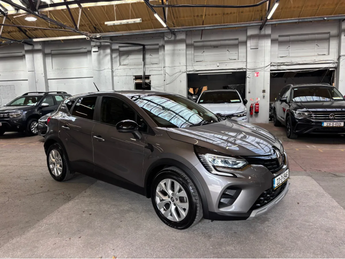 Renault Captur ICONIC EDITION NAEB TCE 90 MAN - Image 1
