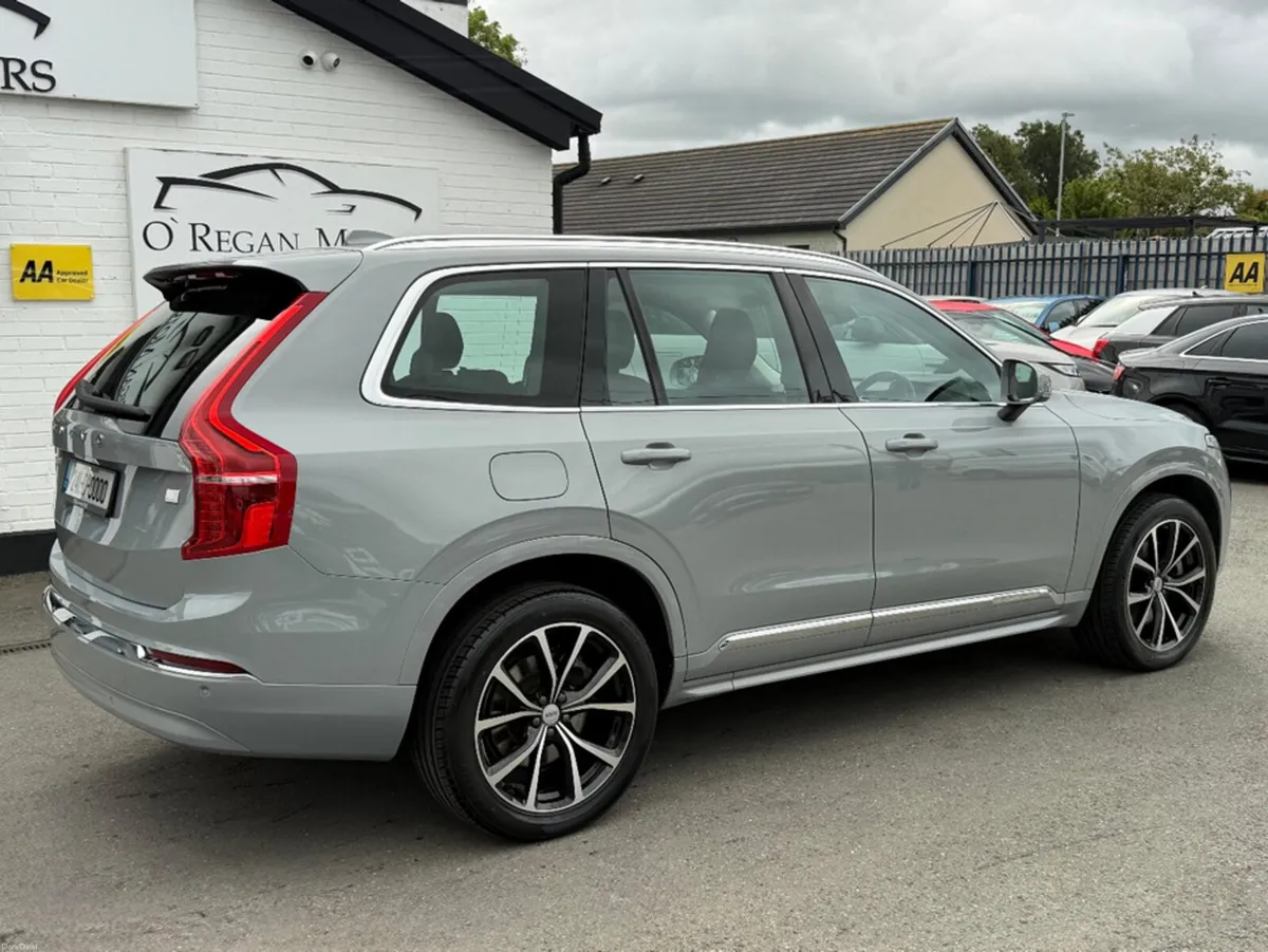 Volvo XC90 **VAPOUR GREY** T8 PHEV RECHARGE 455 BH - Image 3