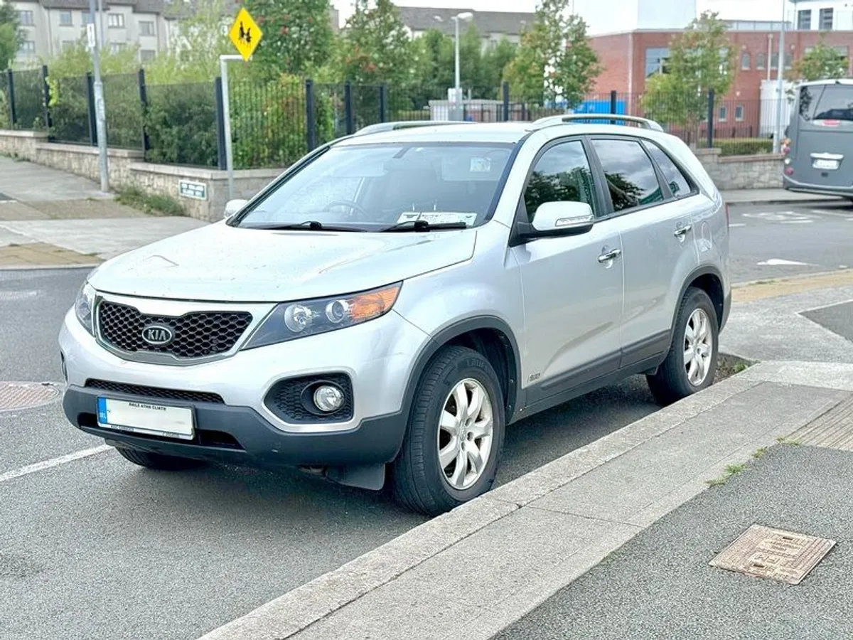 2011 Kia Sorento new clutch, taxed - Image 3