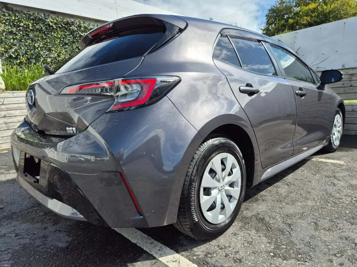 Toyota Corolla 1.8 HYBRID X SPEC / TAX €150 - Image 5