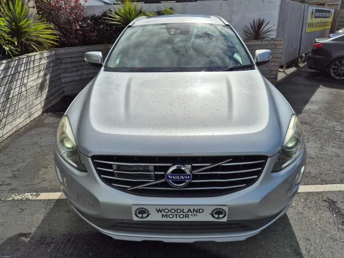 Volvo XC60 2.0 D4 AUTO / CLASSIC WITH PAN ROOF / L - Image 4