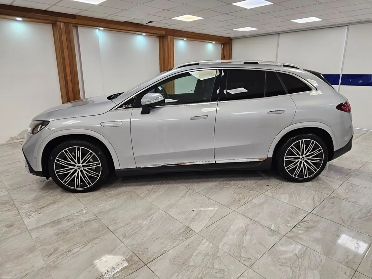 Mercedes-Benz EQE SLIDING ROOF - Image 4