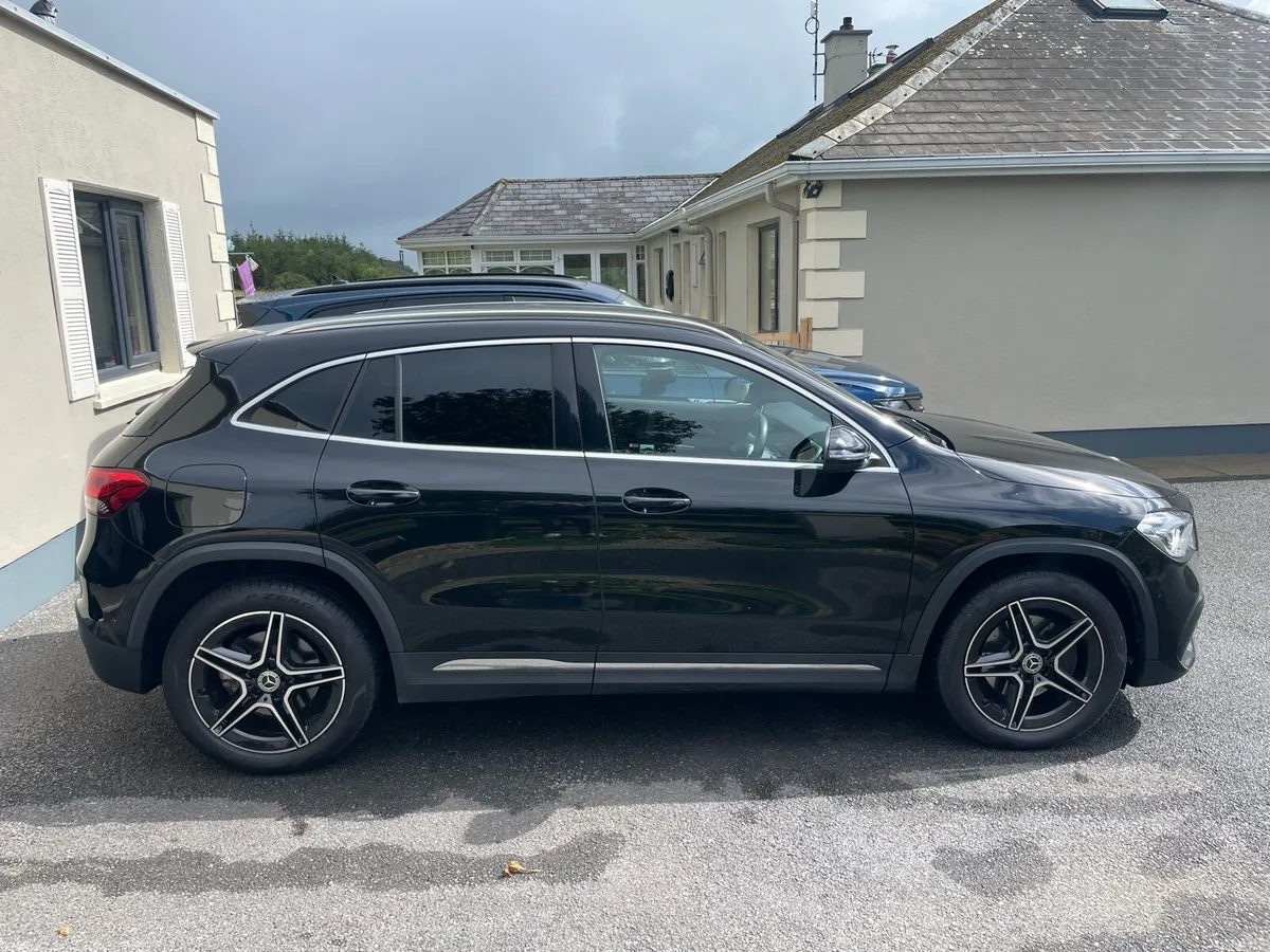MERCEDES-BENZ GLA 250 AMG LINE EXECUTIVE E - Image 3