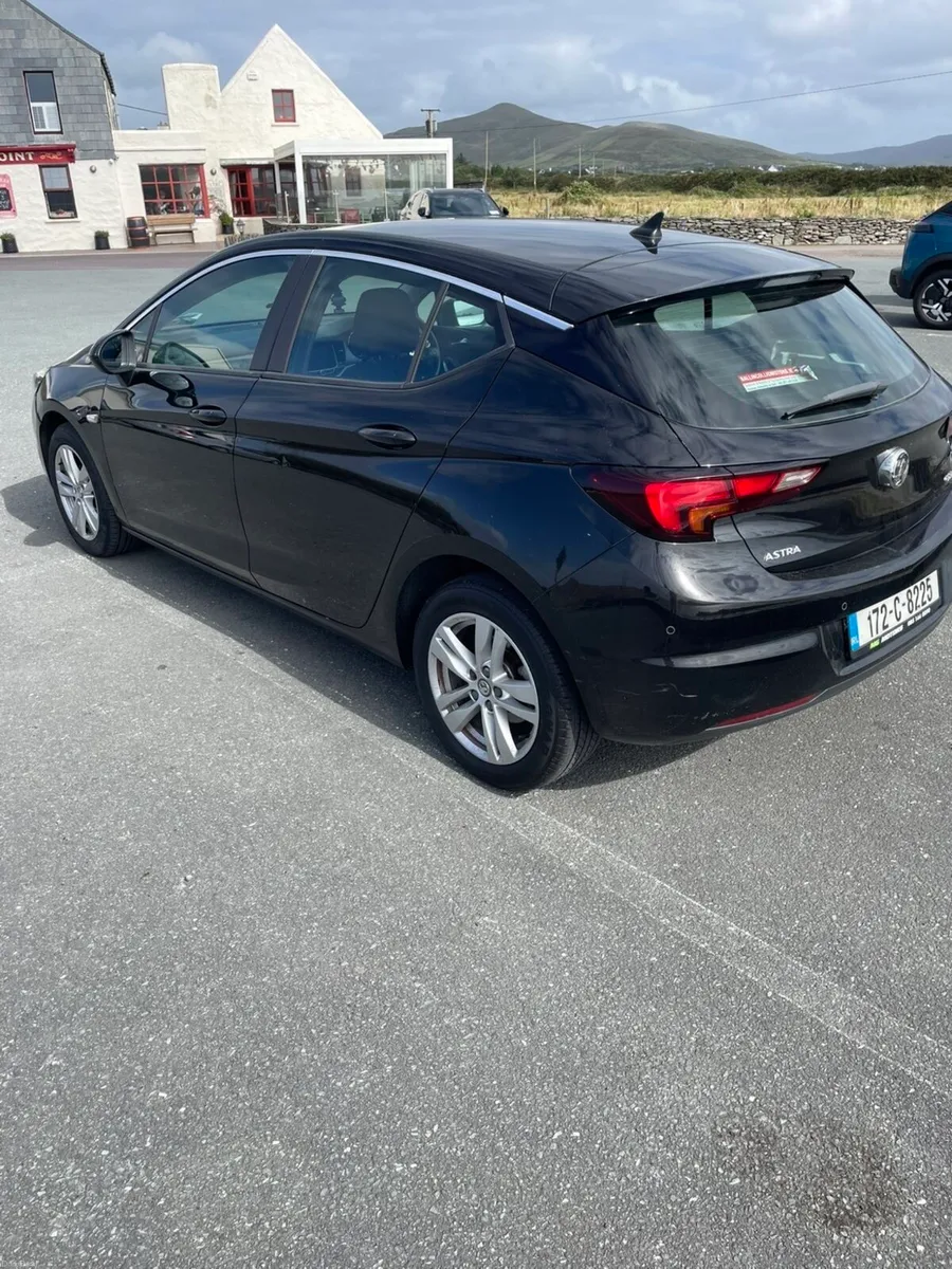 2017 Astra - Image 3