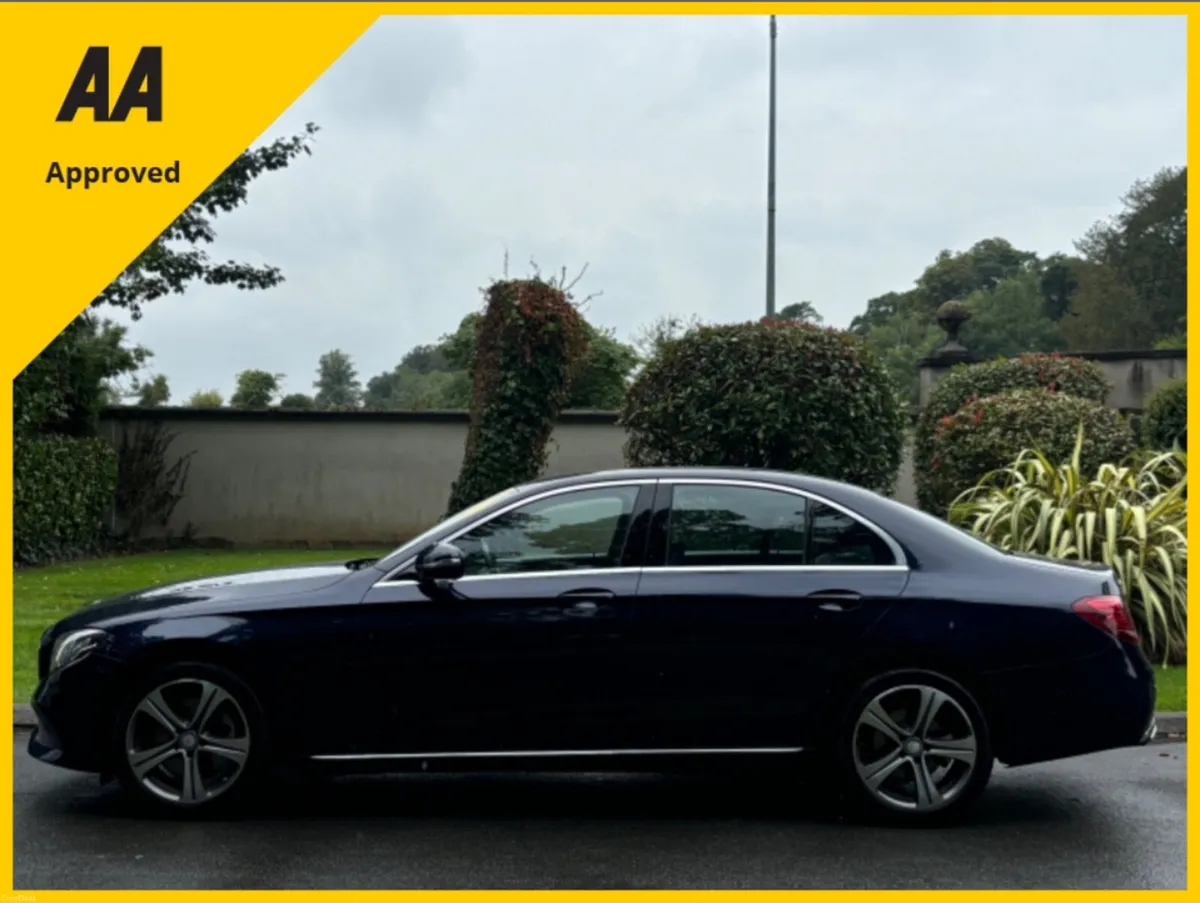 Mercedes-Benz E220 AVANTGARDE 2017 *LOW KLMS* - Image 6
