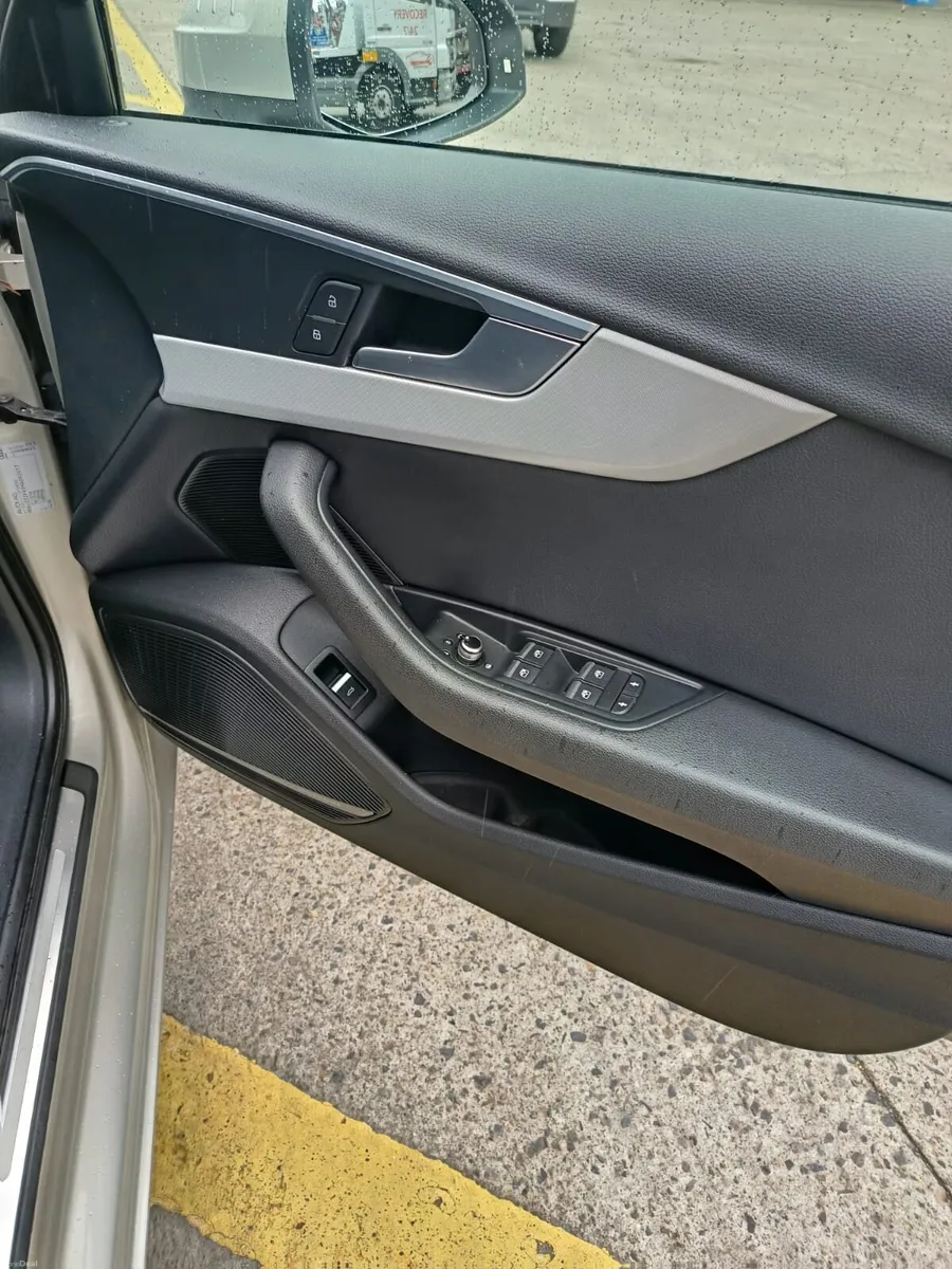 A4 automatic low km - Image 3