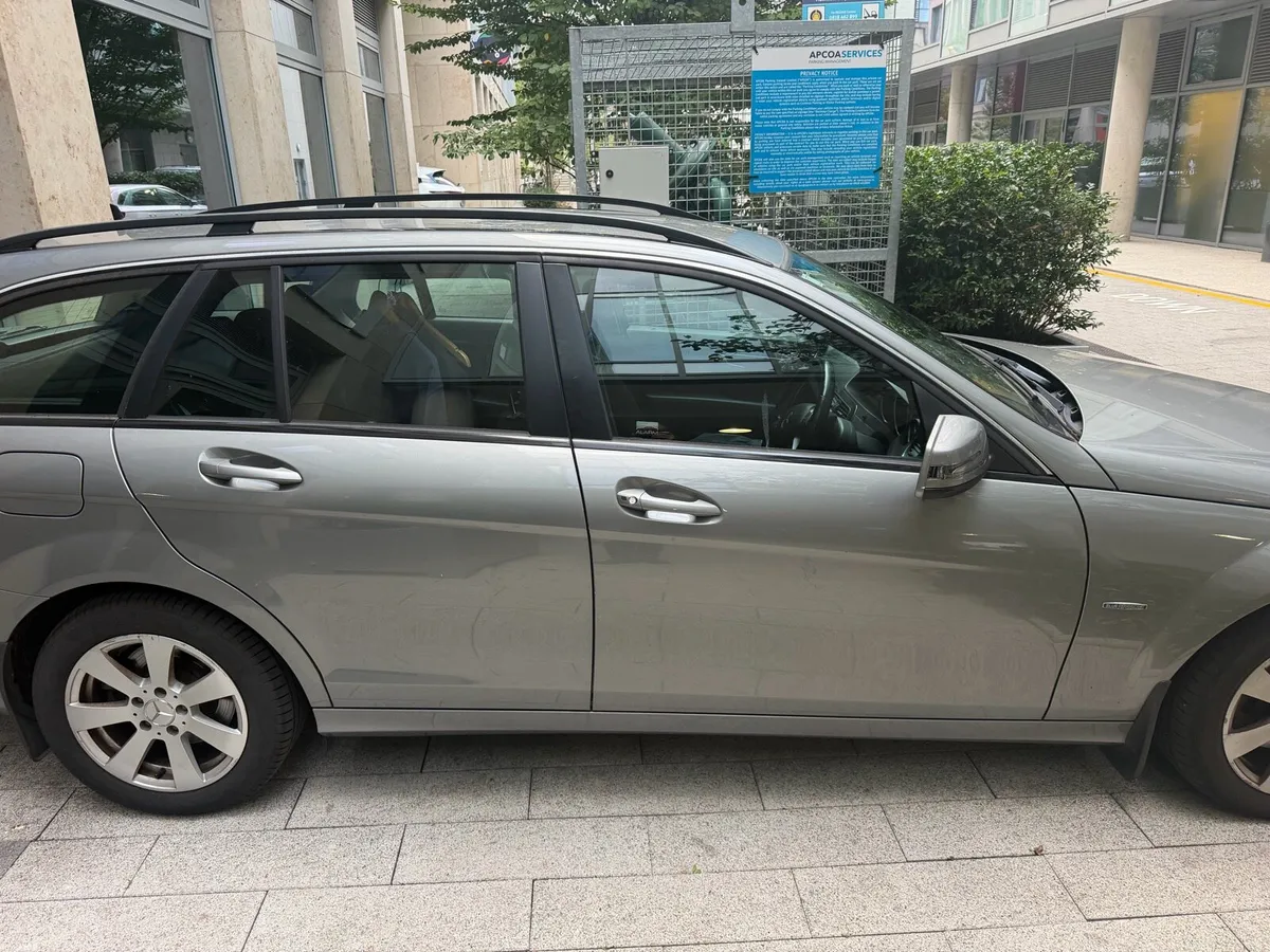 Mercedes C-class Estate - Image 2
