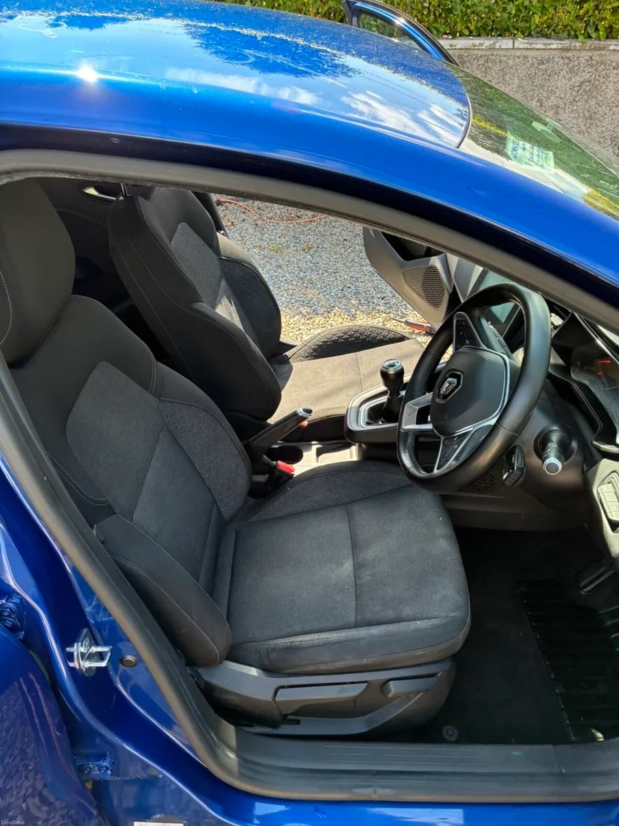 Renault Clio - Image 5