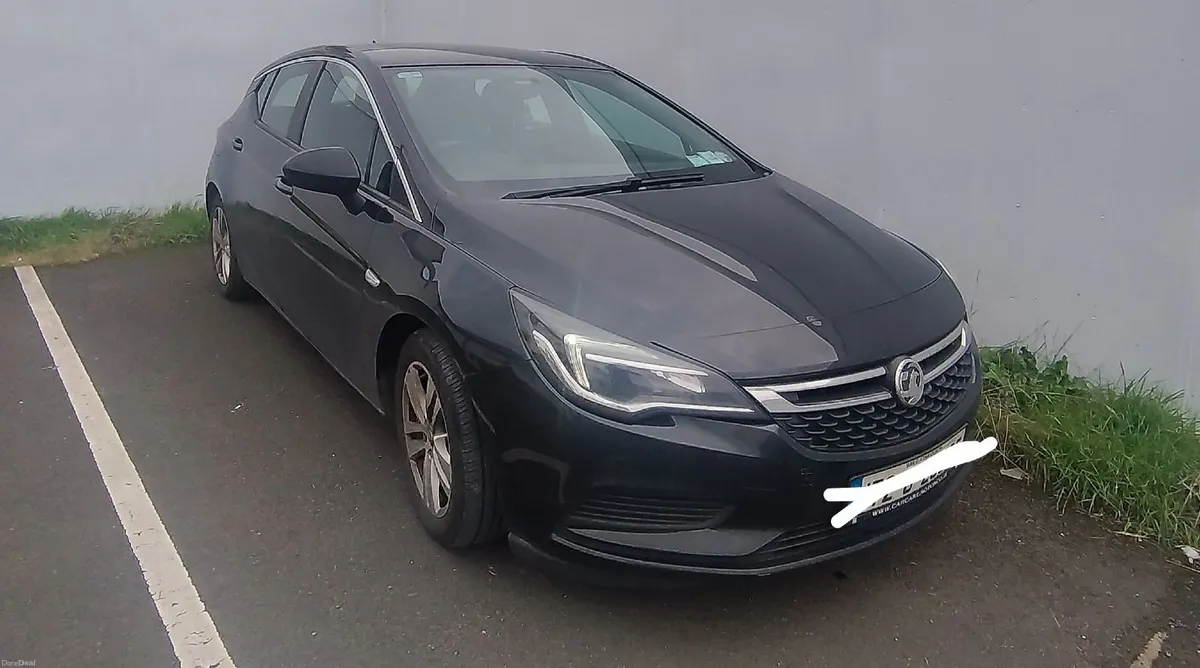 Vauxhall Astra 2017 Needs Work €2250 - Image 2