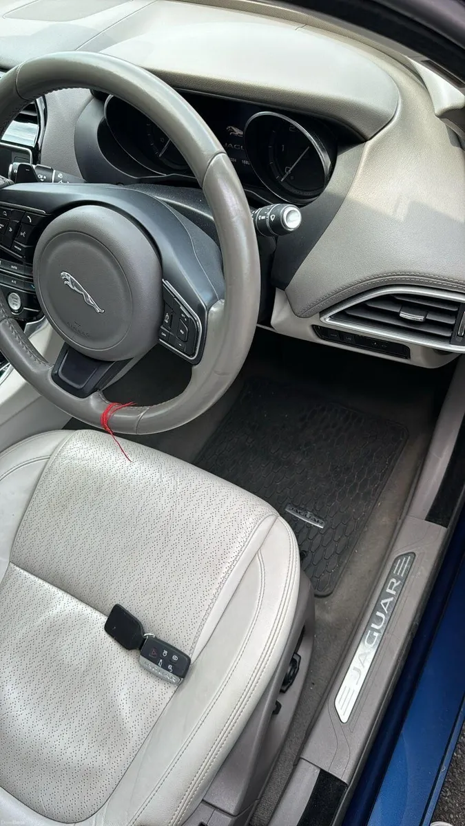 Jaguar XE 2015 - Image 6