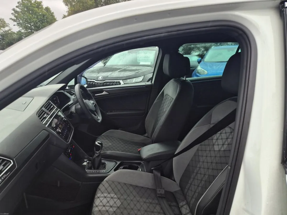 Volkswagen Tiguan R Line 2.0tdi M6F 150HP 5DR - Image 6