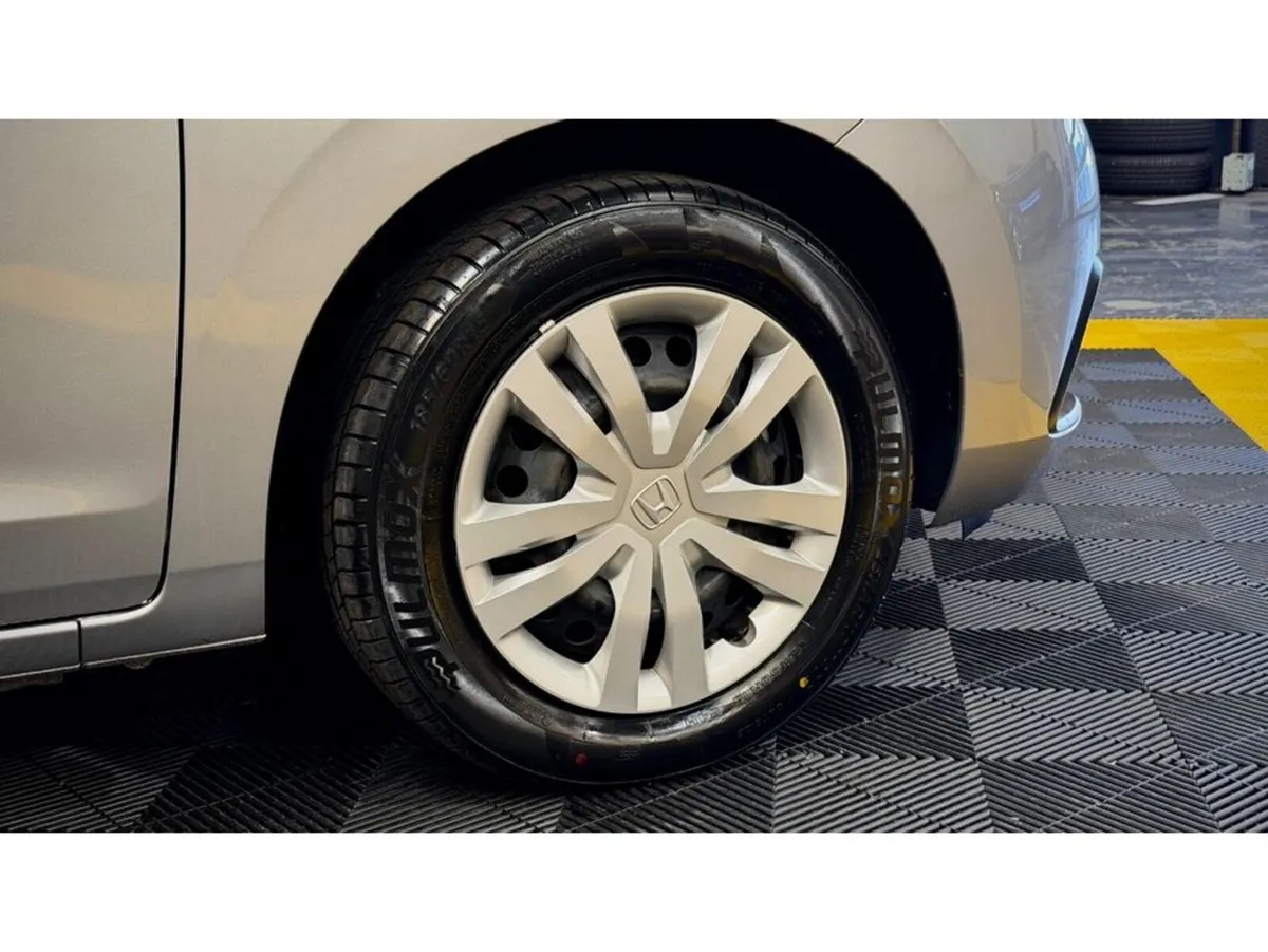 Honda Fit EHEV - Image 3