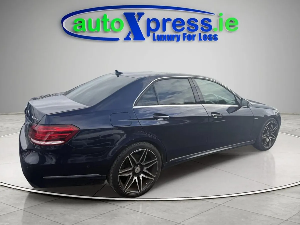 Mercedes-Benz E-Class E 200 Bluetec Avant A/T 4DR - Image 3