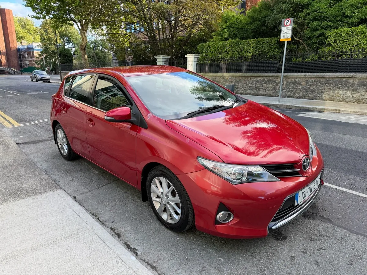 2013 Toyota Auris low mileage - Image 3