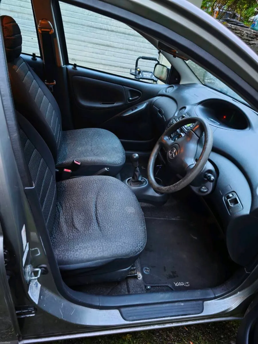 Toyota Yaris 2004 - Image 5