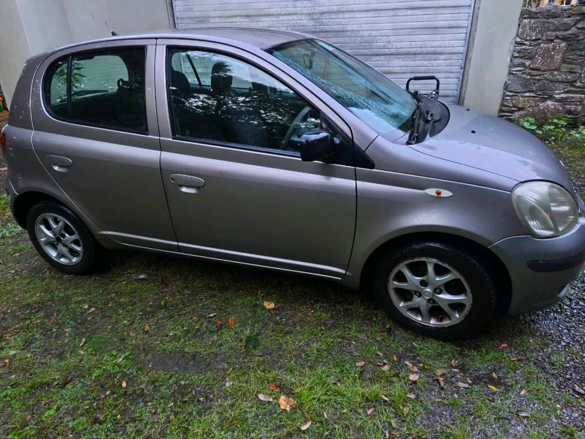Toyota Yaris 2004 - Image 6