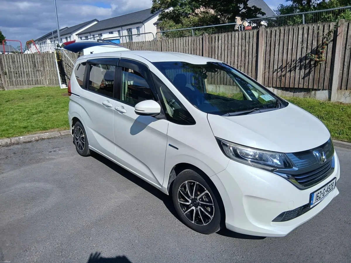 Car for sale - Image 2