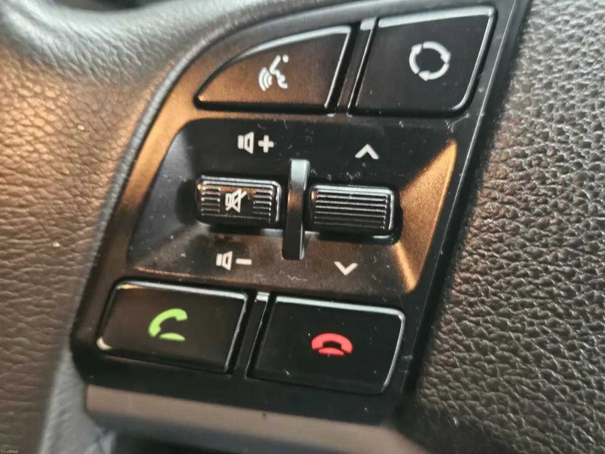 18 HYUNDAI TUCSON COMFORT 1 OWNER - Image 6