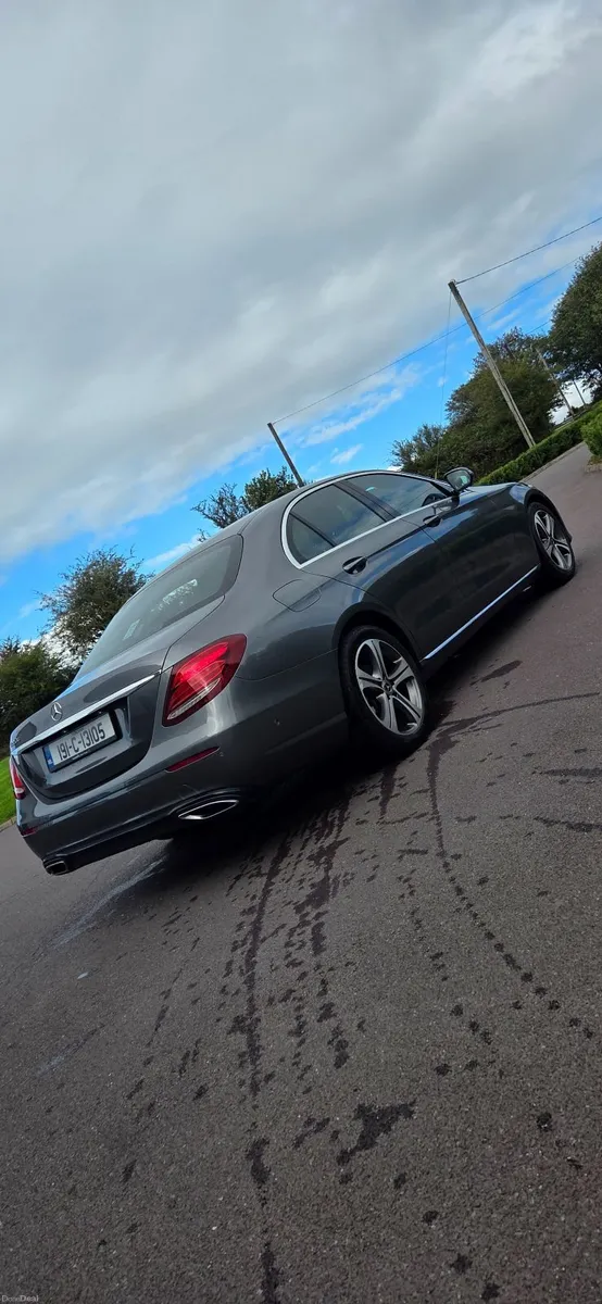 Mercedes-Benz E-Class 2019 E220d - Image 2