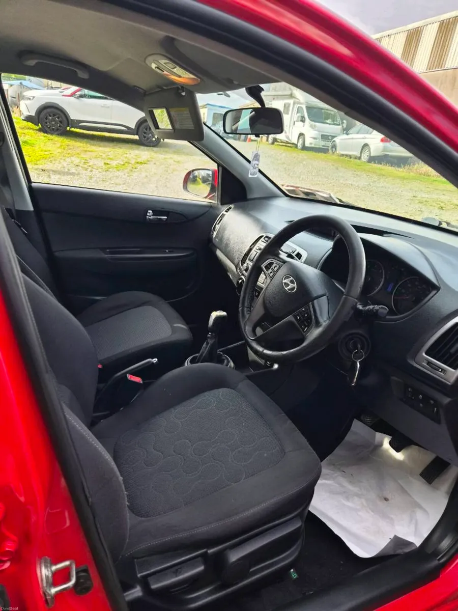Hyundai i20 - Image 3