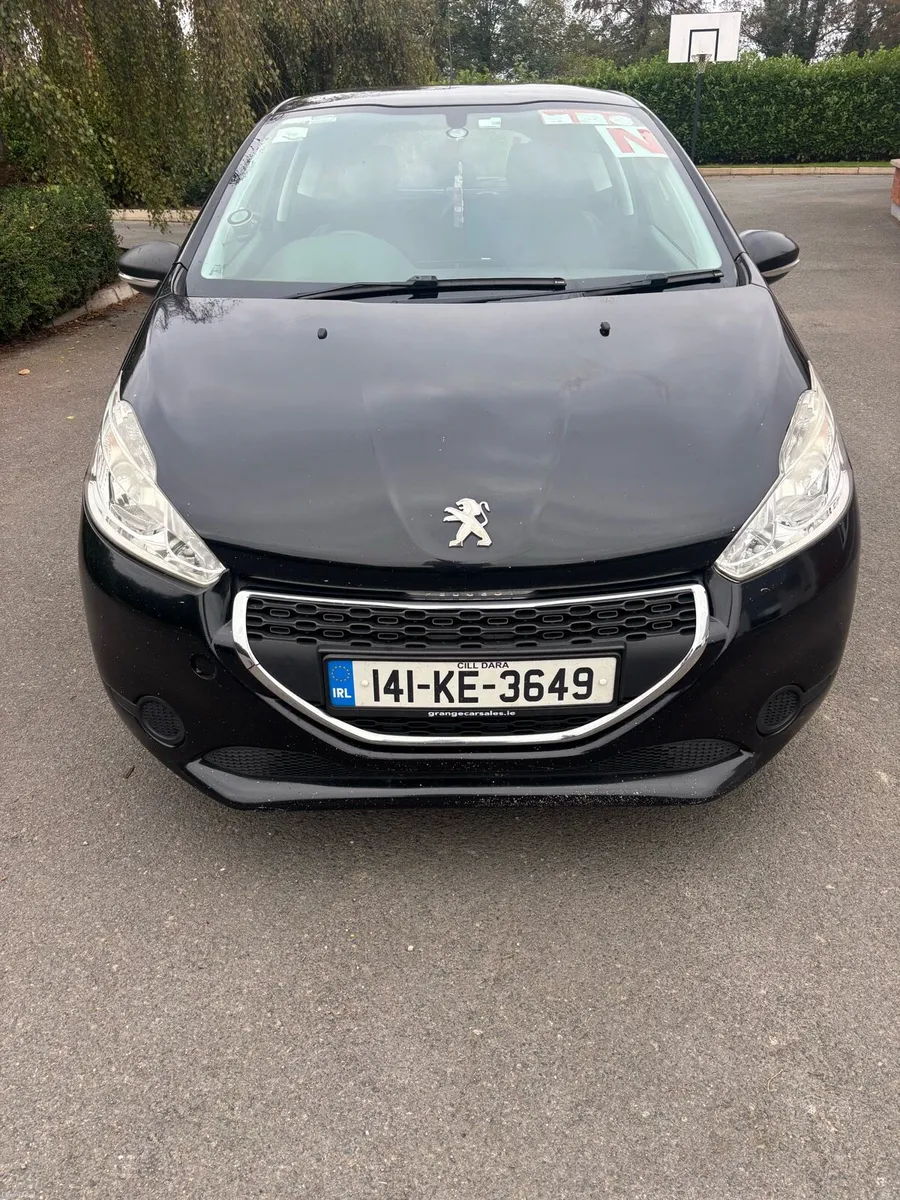 Peugeot 208 - Image 2