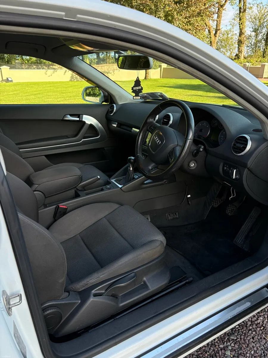 Audi A3 - 1.6 TDI SPORT - Image 3