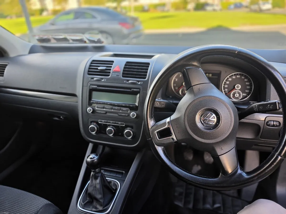 Volxwagen Jetta 2011 1.4 Litre Petrol - Image 6