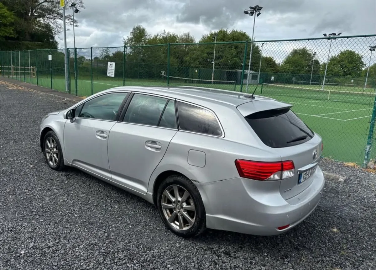 2013 Toyota avensis diesel estate - Image 6