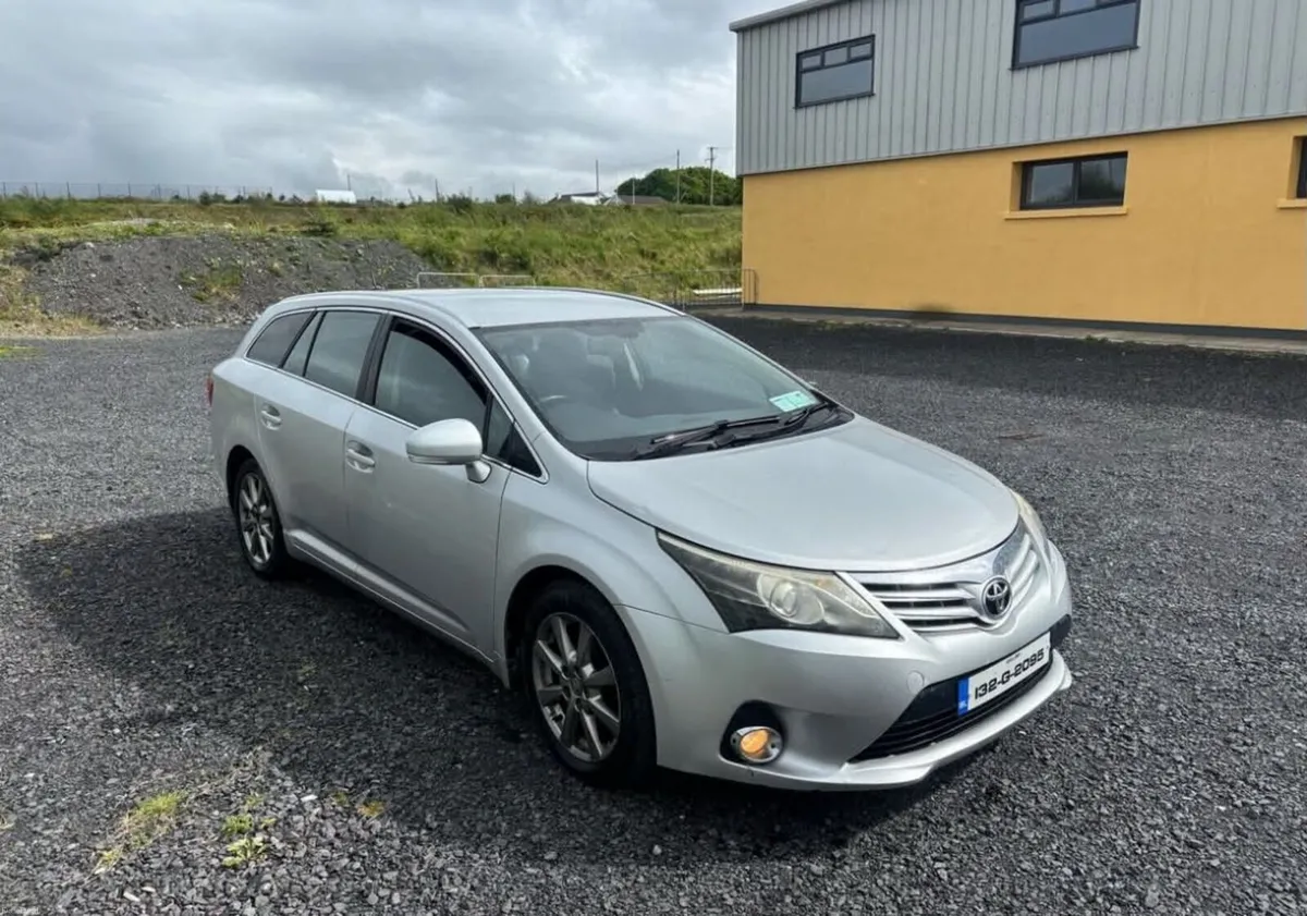 2013 Toyota avensis diesel estate - Image 1