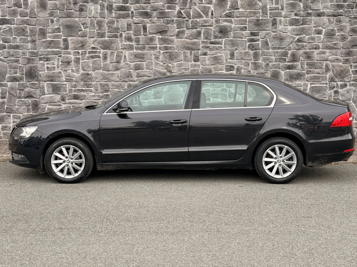 Skoda Superb 2014 - Image 3