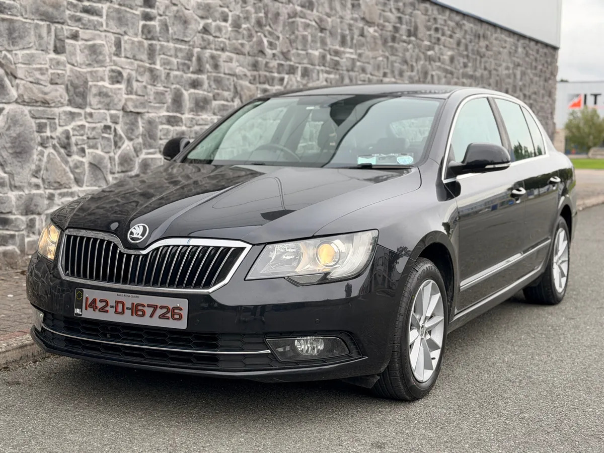 Skoda Superb 2014 - Image 2