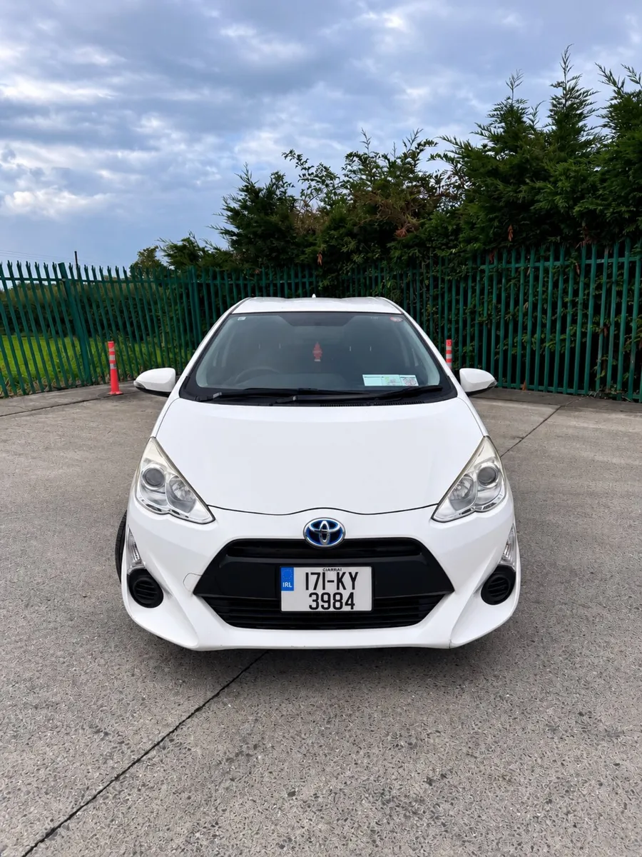 Toyota Aqua 2017 - Image 2