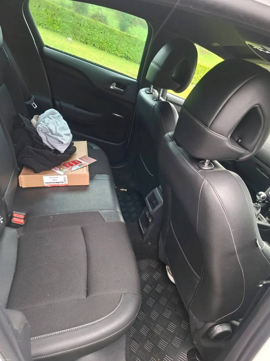 2015 CITROEN DS4 - Image 6