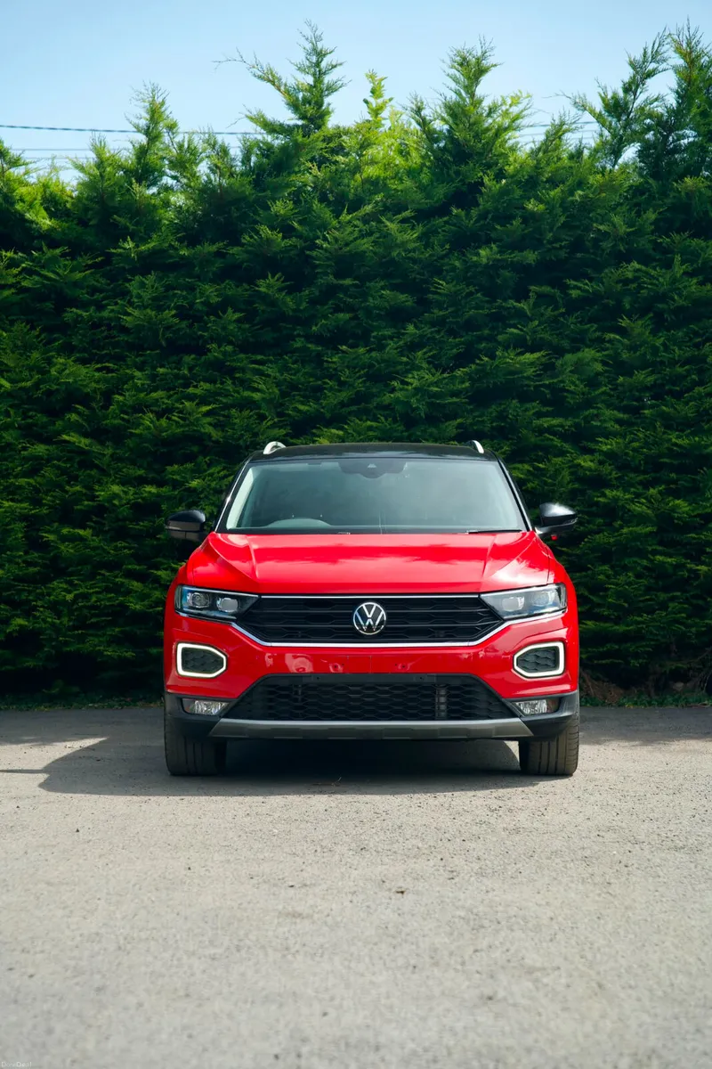 Volkswagen T-Roc 2.0 TDI Design 2021 - Image 2