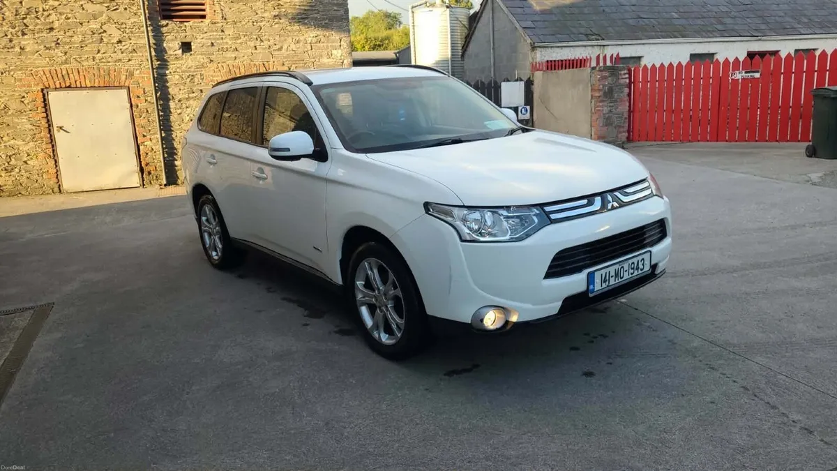 141 Mitsubishi Outlander 7 Seat 4WD Nct & Tax - Image 6