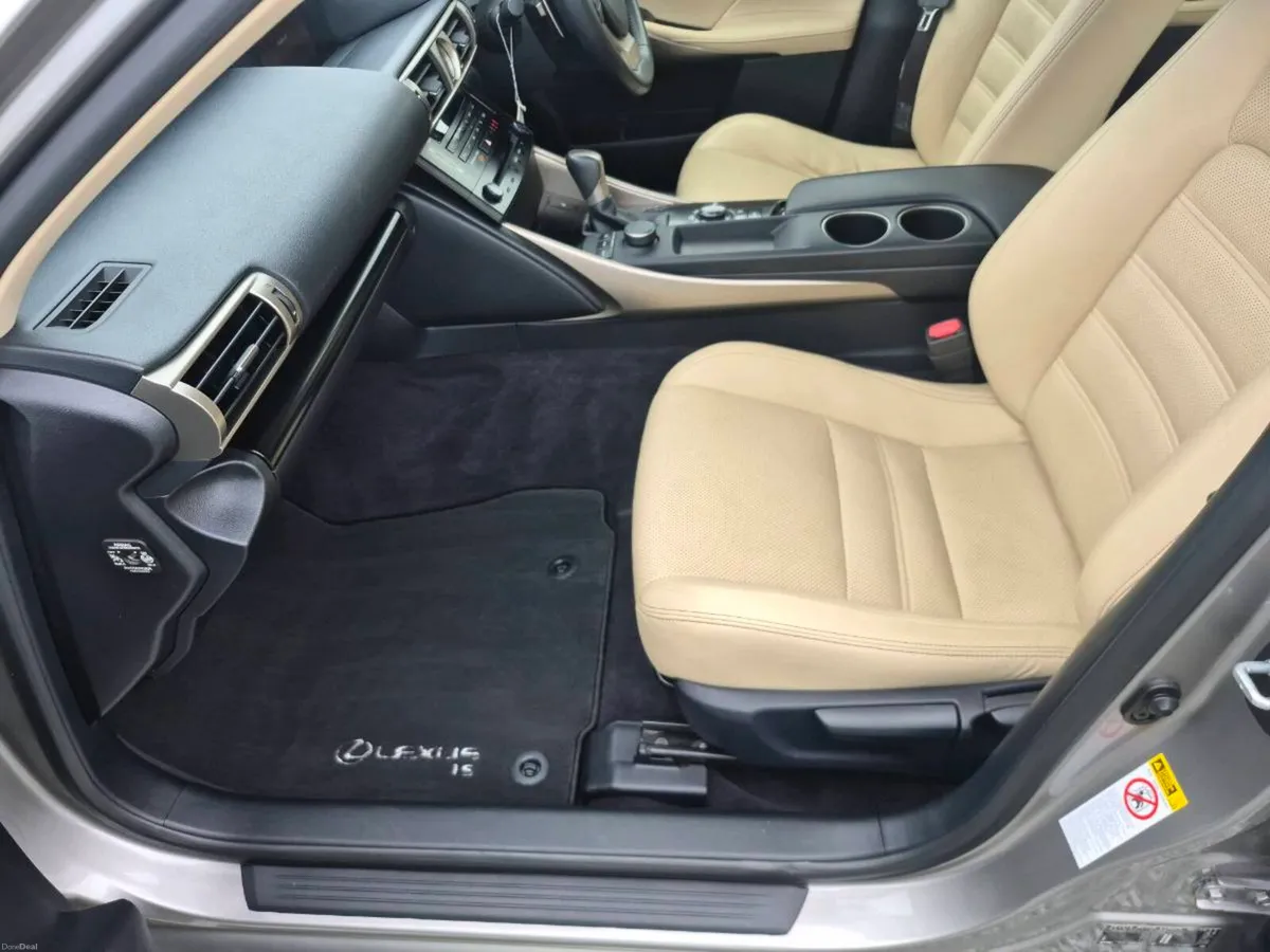 LEXUS IS300H**ONLY 50,000mls**LIKE NEW** - Image 6