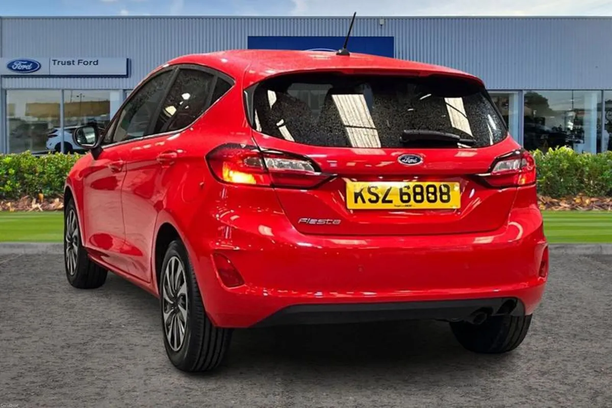 Ford Fiesta 1.0 EcoBoost Titanium 5dr - Image 2
