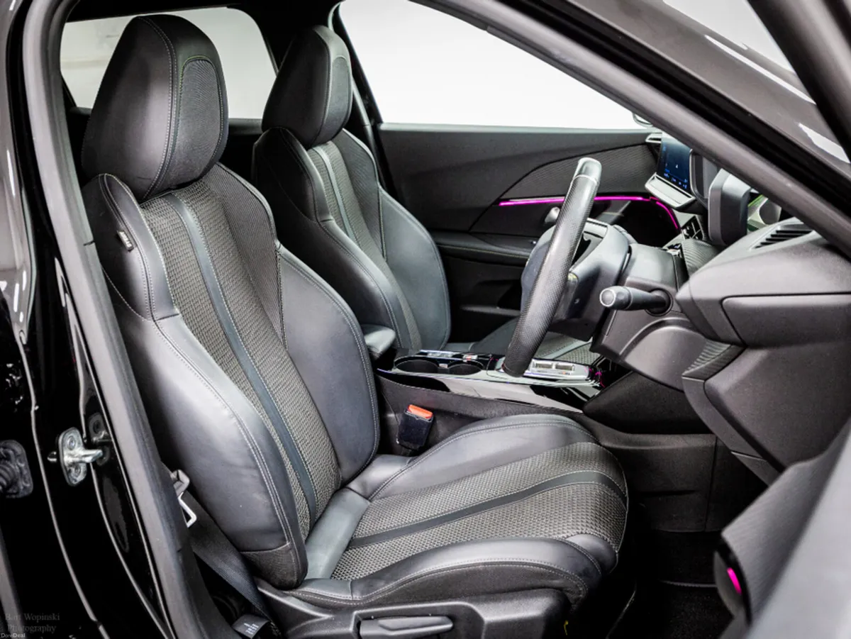 Peugeot 2008 E-GT 50kWh Auto 135HP - Image 3