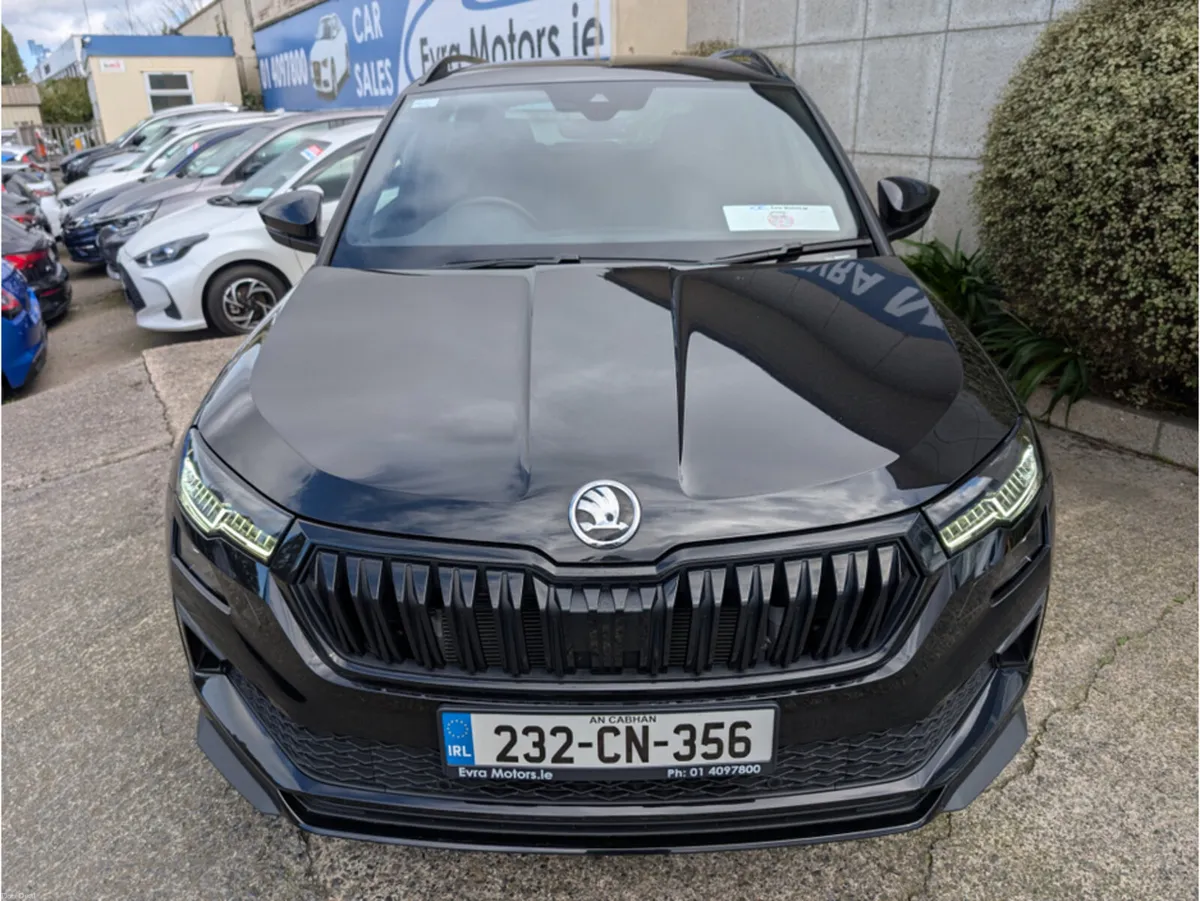 Skoda Karoq SPORT MANUAL 2.0 DIESEL//REVERSE CAMER - Image 2