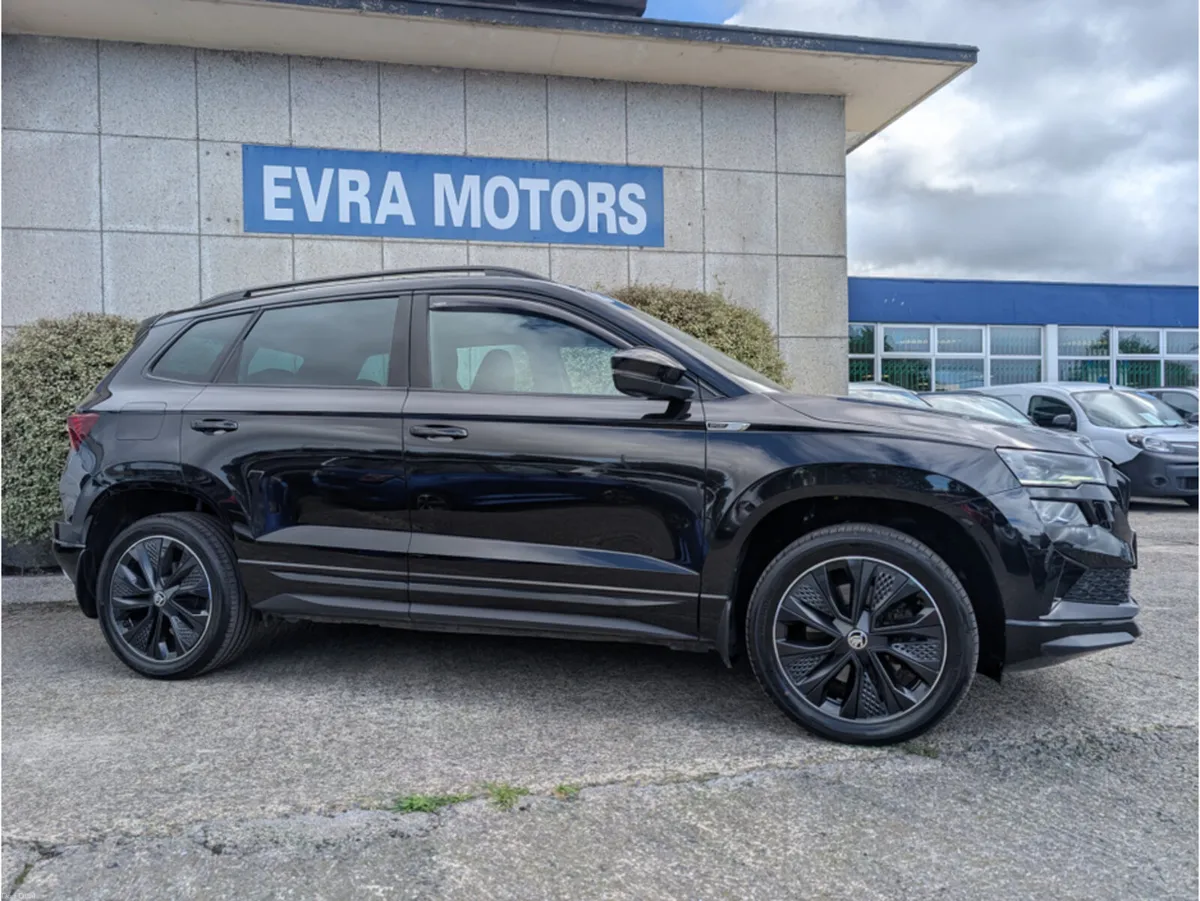 Skoda Karoq SPORT MANUAL 2.0 DIESEL//REVERSE CAMER - Image 3