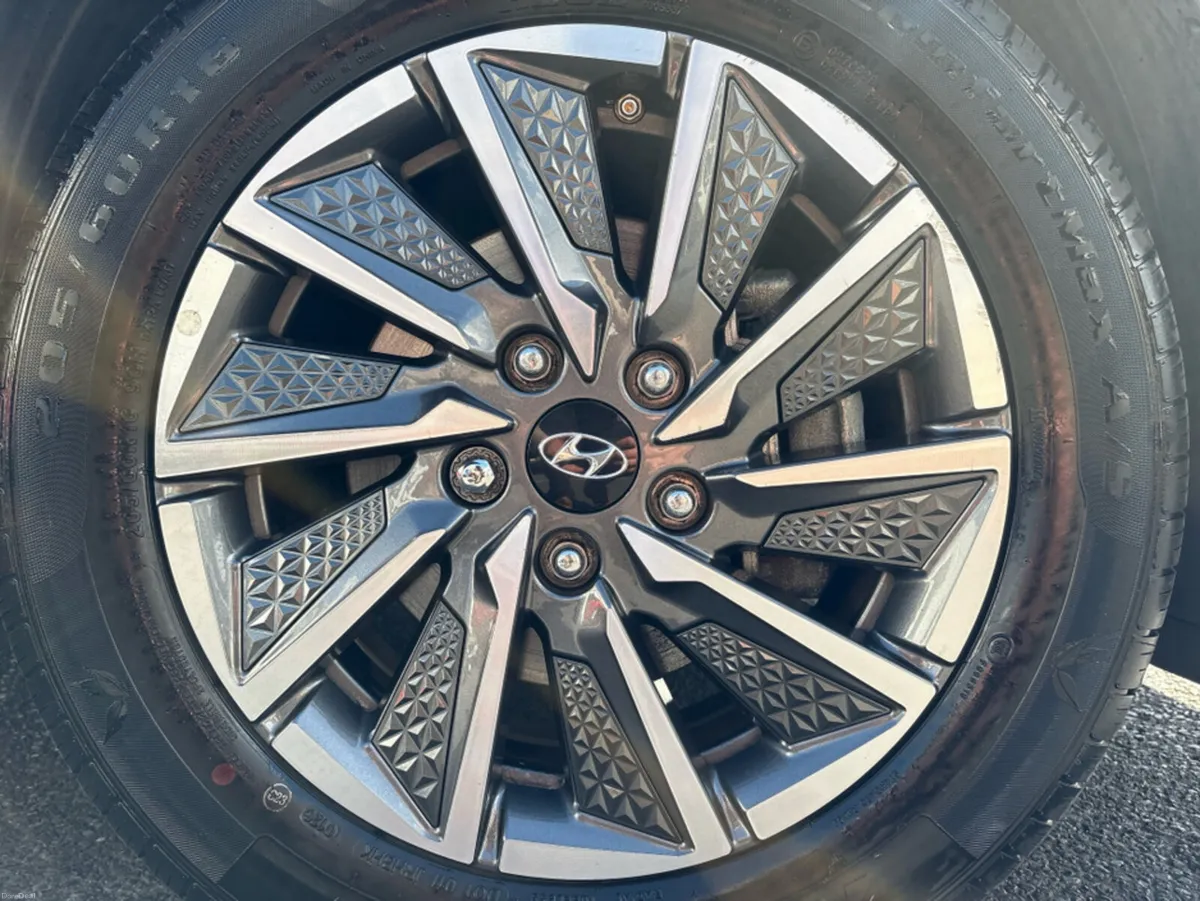 Hyundai IONIQ PREMIUM EV 134BHP 5DR AU - Image 5