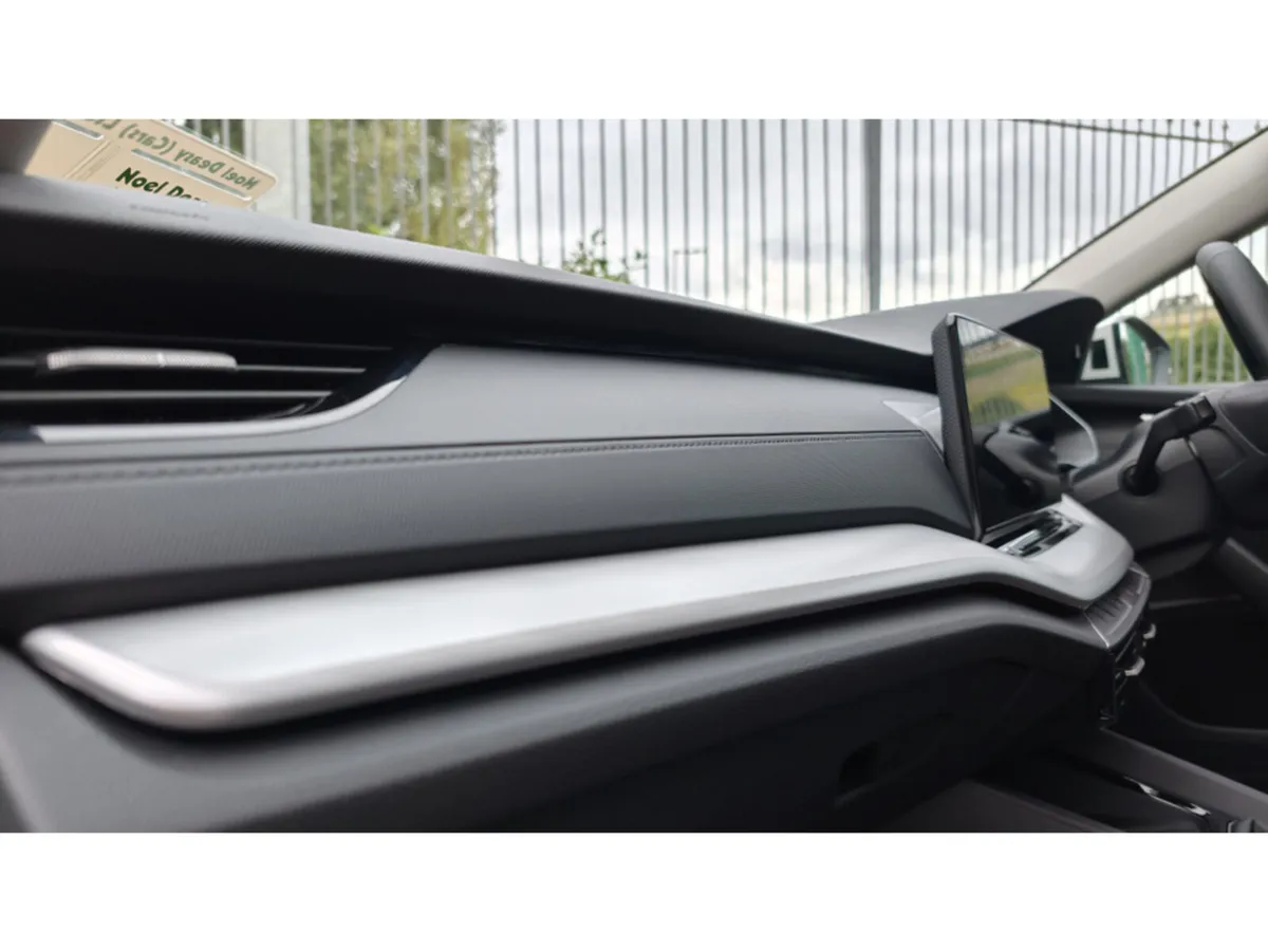 Skoda Octavia AMBITION 2.0tdi 150HP DSG - BRILLIAN - Image 4