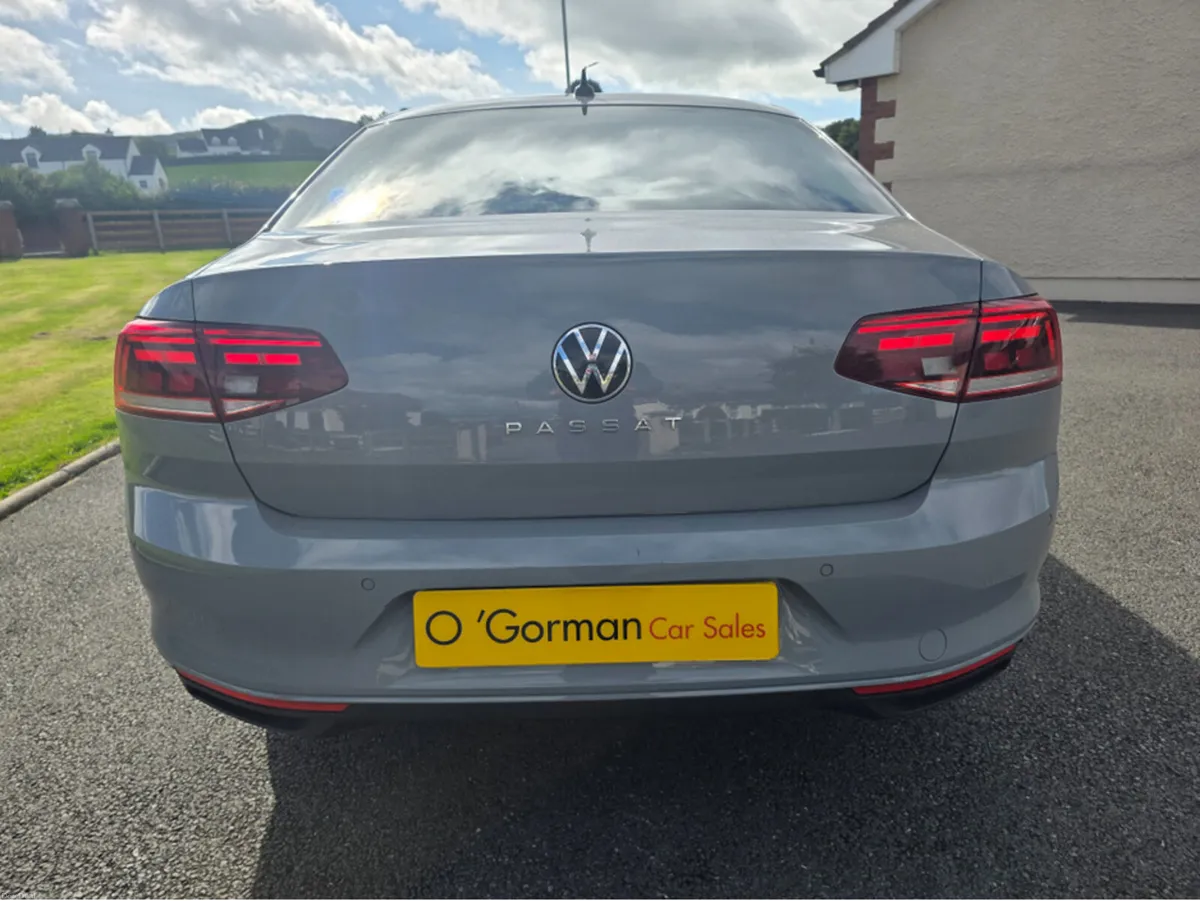 Volkswagen Passat SEL TDI S-A DSG FULL LEATHER - Image 2