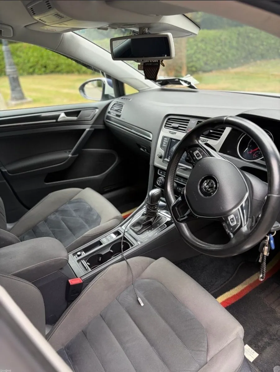 VOLKSWAGEN GOLF 1.4 TSI DSG - Image 3