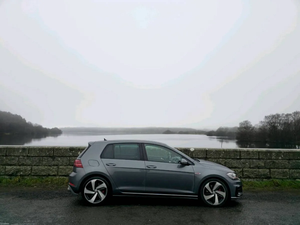 Volkswagen Golf GTI 7.5 DSG - Image 6
