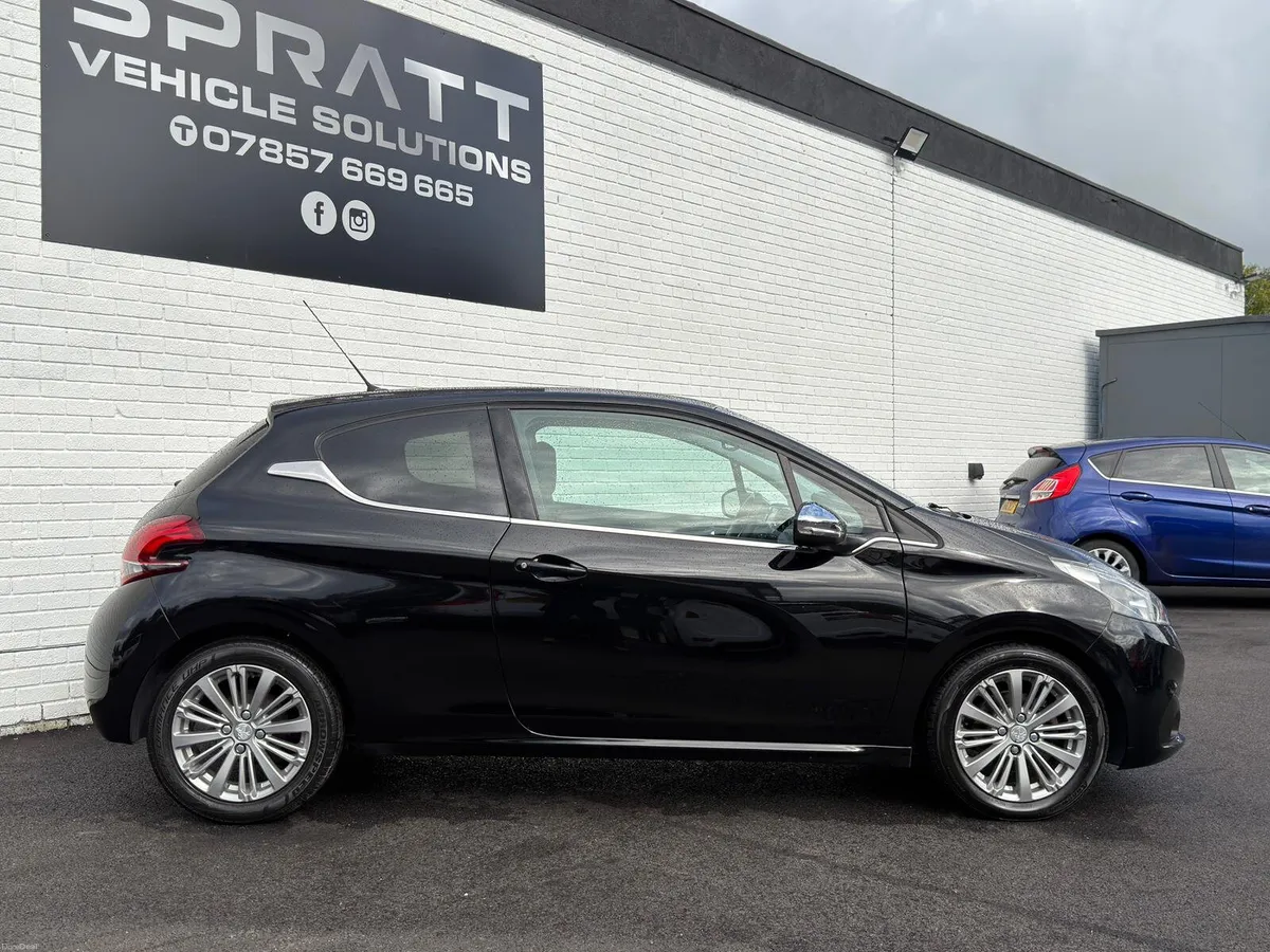 2016 Peugeot 208 1.2 PureTech 82 Allure - Image 5
